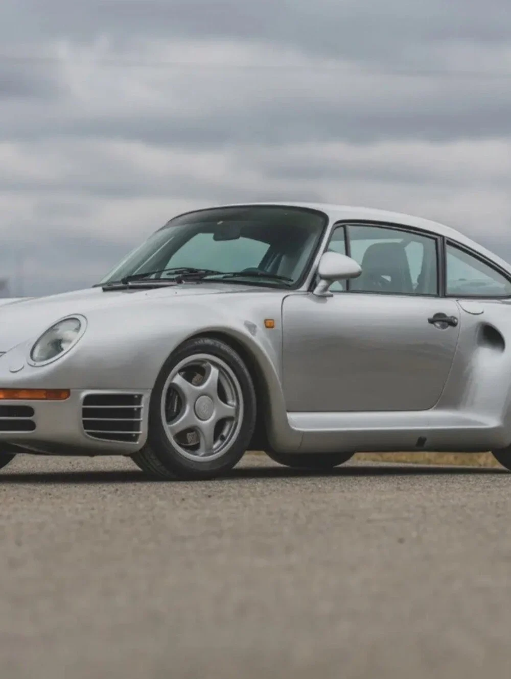 1986 Super Speedway Silver Porsche Turbo 959 No.23743 Die-Cast 1:64 Racecar Toy.